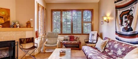 Truckee Vacation Rental | 2BR | 2BA | Stairs Required | 950 Sq Ft