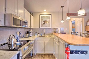 Fully-Equipped Kitchen | Crockpot
