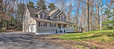 Tannersville Vacation Rental Home | 4BR | 3.5BA | 2,678 Sq Ft | Steps to Access