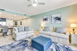 Living Room | Sleeper Sofa | Cable TV | Open Floor Plan