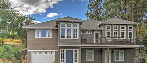 Chelan Vacation Rental | 4BR | 3.5BA | 3,000 Sq Ft | Stairs to Access