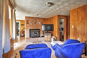 Living Room | Full Sleeper Sofa | Free WiFi | Electric Heating | Cable TV