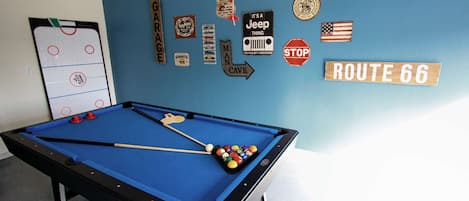 Garage Game Room w/Convertible Billiards / Hockey Table