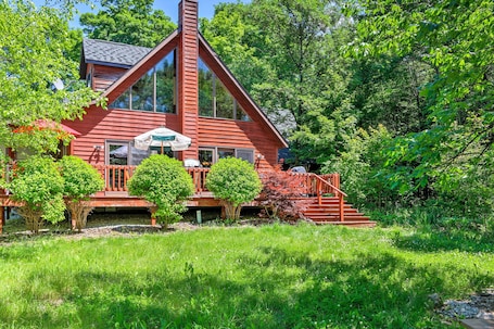 Egg Harbor Vacation Rental Home | 2BR | 2.5BA | 1,800 Sq Ft | Stairs Required