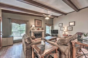 Living Room | Fireplace