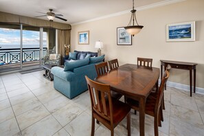 Dining Area - Seating for 6