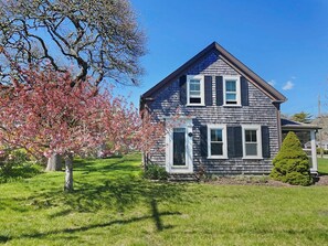 Welcome to Pleasant Street Cottage! Spacious corner lot with screened porch - 38 Pleasant Street Harwich Port Cape Cod New England Vacation Rentals