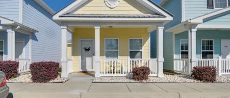 Myrtle Beach Vacation Rental | 3BR | 2BA | 1,000 Sq Ft | 1 Step to Enter