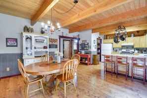 Dining Space | Dishware/Flatware
