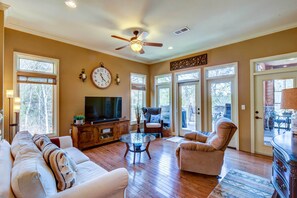 Living Area | 1st Floor | Free WiFi | Cable