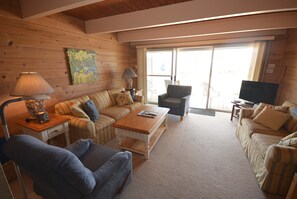 Beach Place 5 Oceanfront Living Room