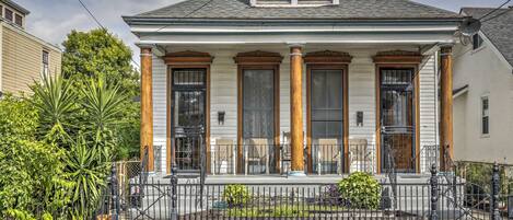 New Orleans Vacation Rental | 3BR | 1BA | Stairs Required | 840 Sq Ft