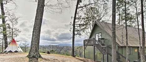 Sevierville Vacation Rental | 3BR | 2BA | 1,824 Sq Ft | Stairs Required
