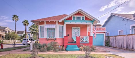 Galveston Vacation Rental | 2BR | 2BA | 1,150 Sq Ft | Stairs Required