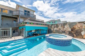 Swim up Bar