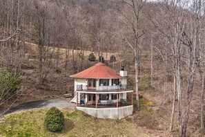 Exterior | Lower Level Apartment