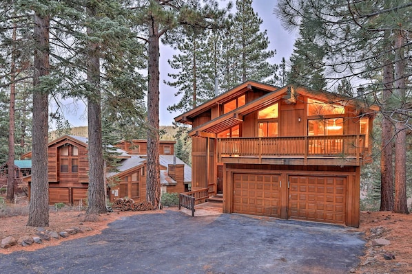 Truckee Vacation Rental | 5BR | 3BA | Stairs Required | 2,400 Sq Ft