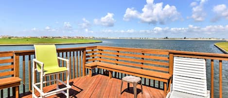 Corpus Christi Vacation Rental | 3BR | 2.5BA | 1,600 Sq Ft | Stairs to Access