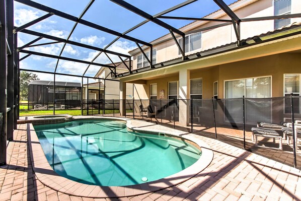 Kissimmee Vacation Rental | 6BR | 4BA | 2,812 Sq Ft | Stairs Required