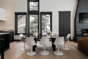Dining Area | Free WiFi | Mountain Views