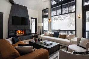Living Room | Cable TV | DVD Player