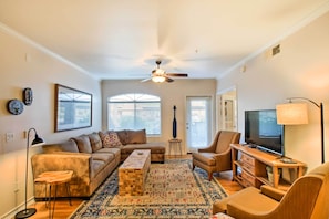 Living Room | Smart TV | Ceiling Fans