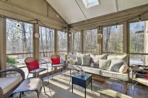 Screened-In Porch