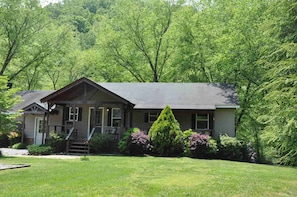 Toccoa FishTrap|Plenty Parking Area|Enchanted Mountain Retreats