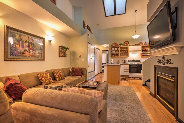 Escape to this peaceful 1-bedroom, 1-bathroom vacation rental condo in Littleton