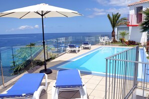 Our Madeira Villas in Madeira Villa Do Mar II Pool Terrace And Seaview