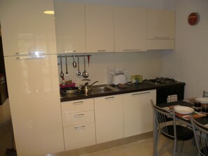- KITCHEN/DINING WITH FULL SIZE FRIDGEFREEZER