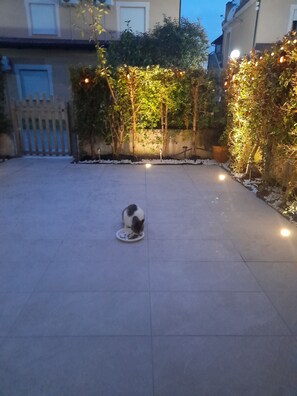 TILED LIT PATIO