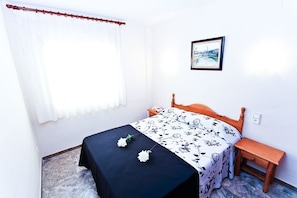 Alquiler piso en el centro cerca de playa Salou. Habitación C.DAURADA
