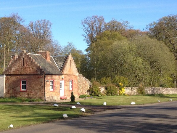 Exterior view of the West Lodge