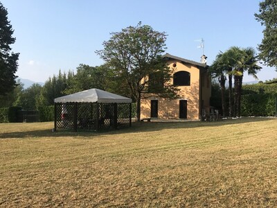 Suggestive Casottino immersed in the green of Brianza