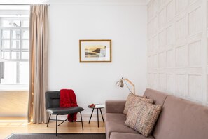 Apartment with plenty of natural light