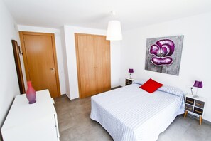 Apartamento de vacaciones en playa Salou. Matrimonio grande ONDINA