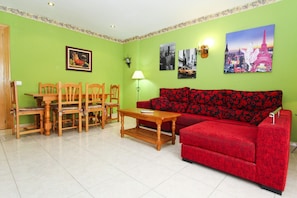 Alquiler piso para vacaciones en La Pineda. Salón MARPINEDA