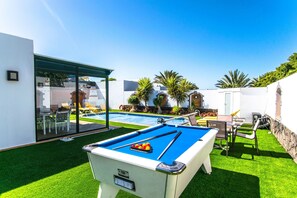 Villa Los Arcos - Pool & Pool Table 