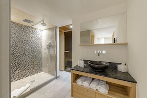 Bain