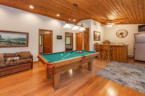 Spielezimmer