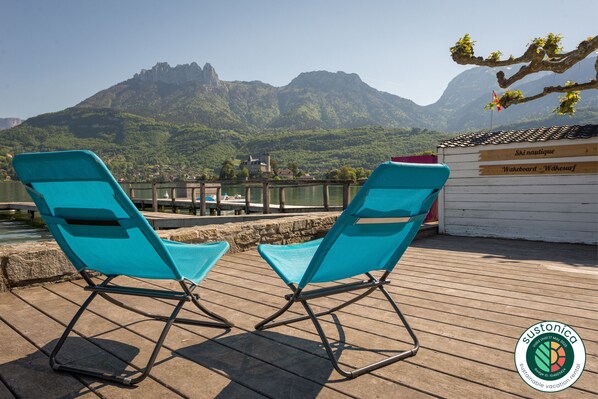 Apartment rental with private beach 