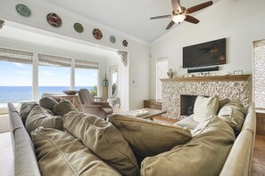 Hakuna Matata - Luxury Beach Front Vacation House with Private Pool on 30A - Five Star Properties Destin/30A