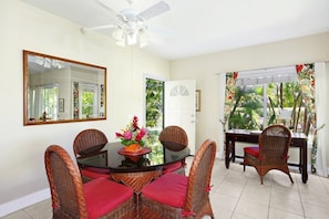 Regency 710 Dining Area