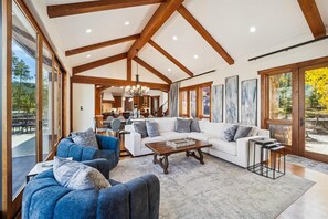 Living Area - Highlands Hideaway - Breckenridge Vacation Rental