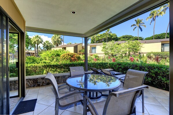 Outdoor dining