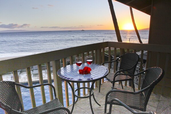 A8 Kihei Sands Beachfront Condominiums - Spend time and enjoy sunsets on your private lanai.
