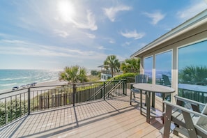 2nd Floor | Outdoor Sitting Area