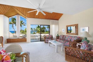 Living Room 3rd Floor - Manualoha 105