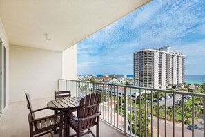 Balcony dinning at its finest
